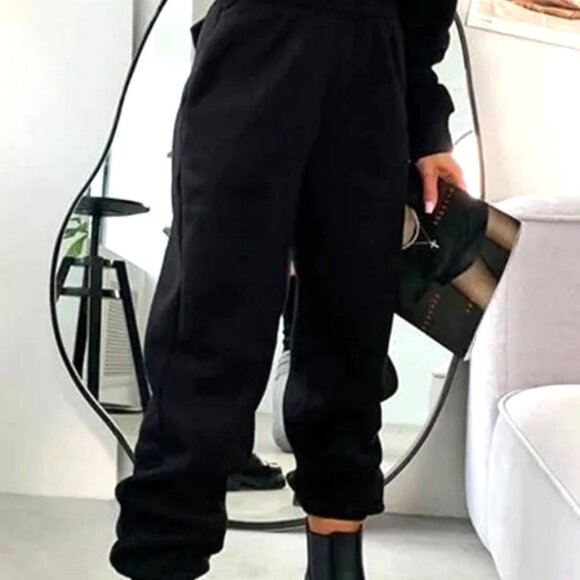 UPSCALE BLACK VELVETY FEEL COORDINATED SWEATSHIRT & PANTS COORDINATED SET SIZE L - Picture 3 of 5